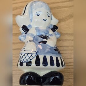 Vtg. Delftware Pottery Figurine 'Dutch Girl' 6.75"